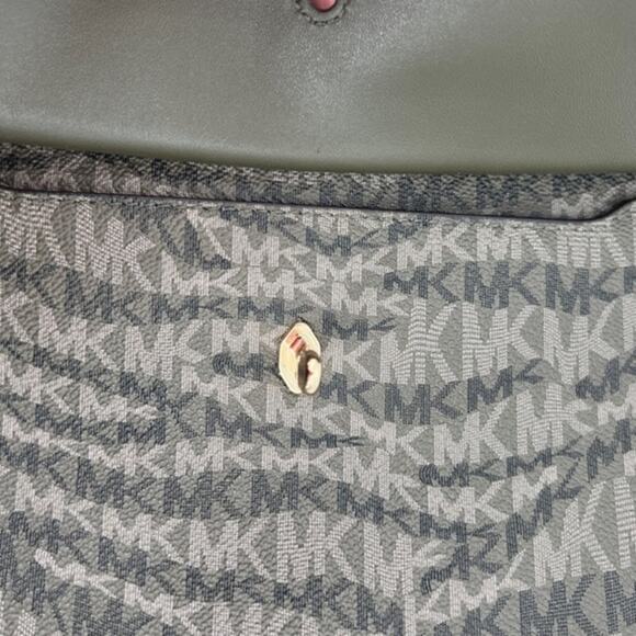 Michael Kors Olive Green Greenwich Covertible Crossbody Bag NWT - Picture 13 of 16